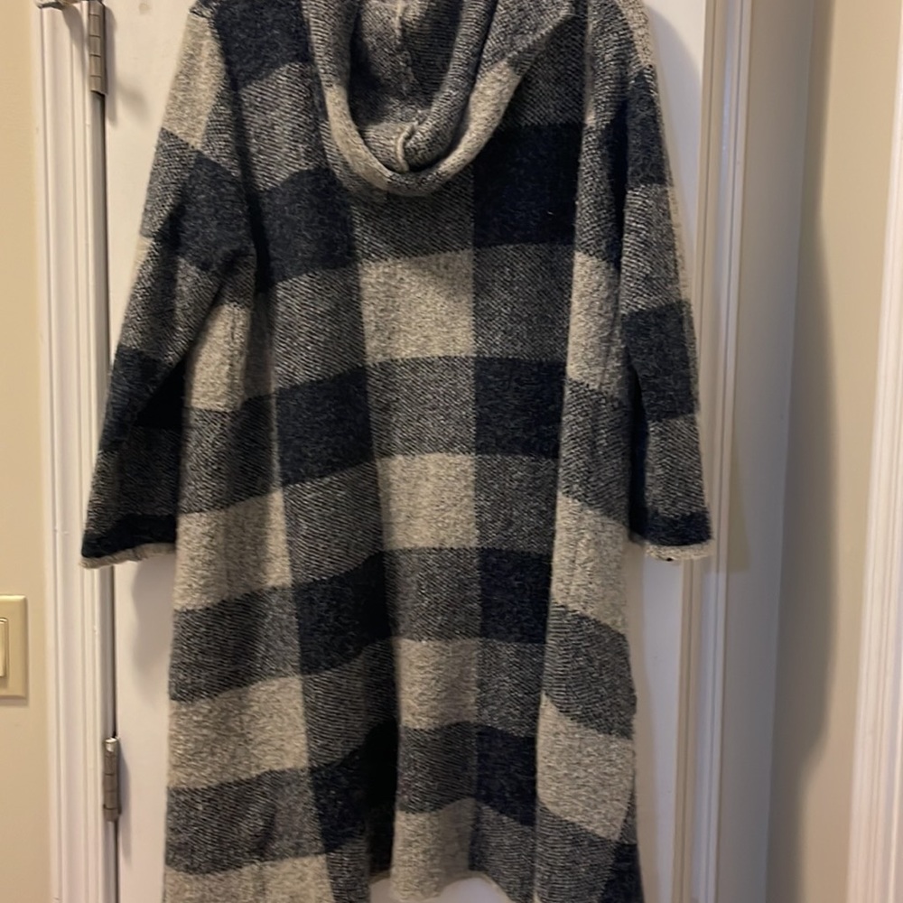 Hooded Sweater - Picture 3 of 3